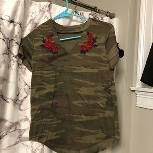 camo rose cutout tee